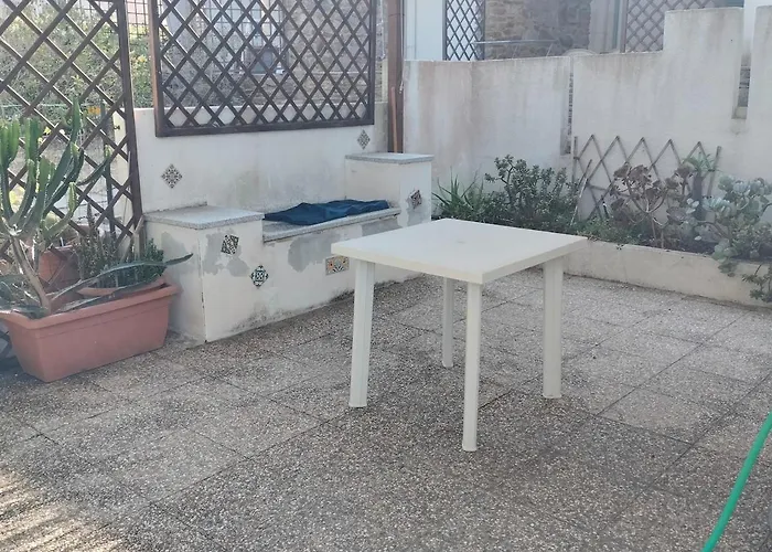 Cala Lupo, 400m Dalla Daire *